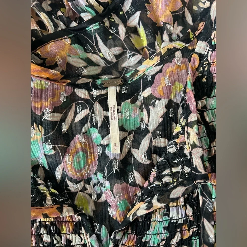 FREE PEOPLE BOHO SWING DRESS Sz. S. BOHO CHIC, STYLISH, METALLIC DETAILING